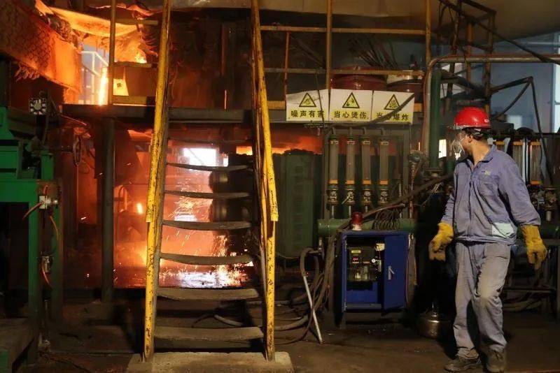 玄武纖維池窯爐